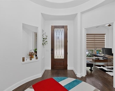 2905 Emerald Trace Drive - Photo Thumbnail 2