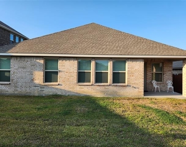 1007 Marigold Street - Photo Thumbnail 15