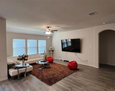 1007 Marigold Street - Photo Thumbnail 13