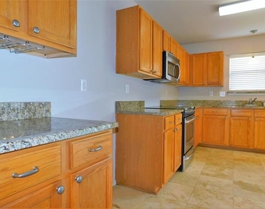1508 Sequoia Grove Lane - Photo Thumbnail 7