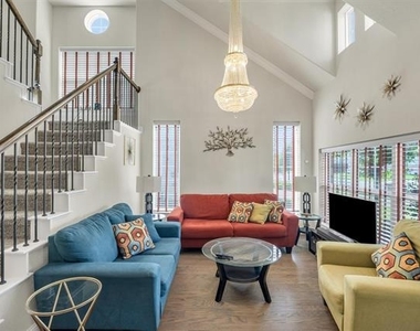 5520 Palisades Drive - Photo Thumbnail 7