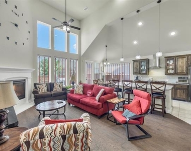 5520 Palisades Drive - Photo Thumbnail 9