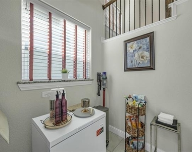 5520 Palisades Drive - Photo Thumbnail 19