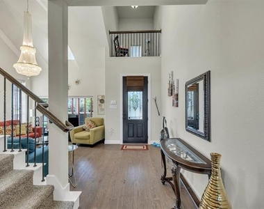 5520 Palisades Drive - Photo Thumbnail 6