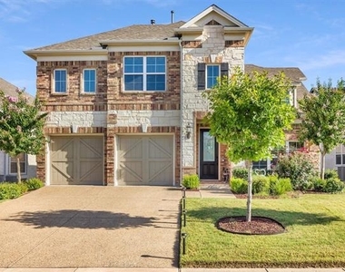 5520 Palisades Drive - Photo Thumbnail 2