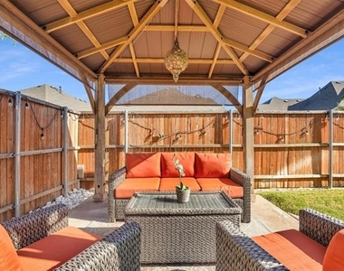 5520 Palisades Drive - Photo Thumbnail 37