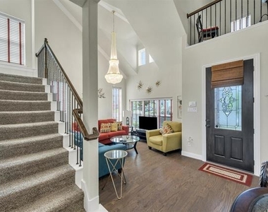 5520 Palisades Drive - Photo Thumbnail 5
