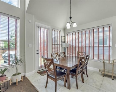 5520 Palisades Drive - Photo Thumbnail 13