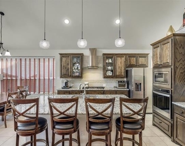 5520 Palisades Drive - Photo Thumbnail 14