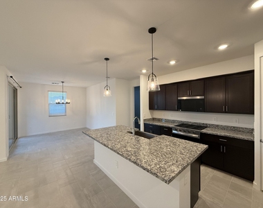4235 W Yolanda Lane - Photo Thumbnail 3