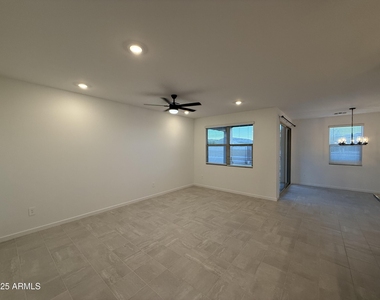 4235 W Yolanda Lane - Photo Thumbnail 4