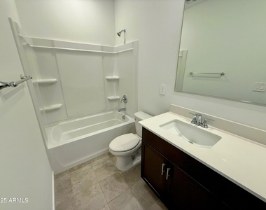 4235 W Yolanda Lane - Photo Thumbnail 9