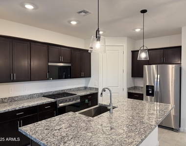 4235 W Yolanda Lane - Photo Thumbnail 1