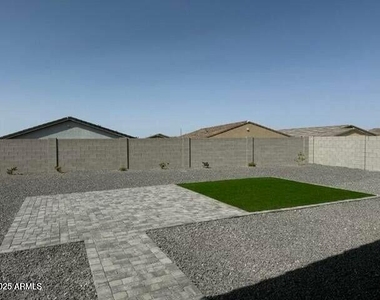 4235 W Yolanda Lane - Photo Thumbnail 12