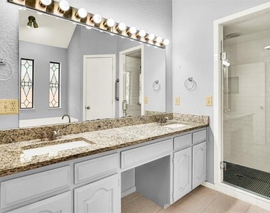 3117 Osceola Drive - Photo Thumbnail 6