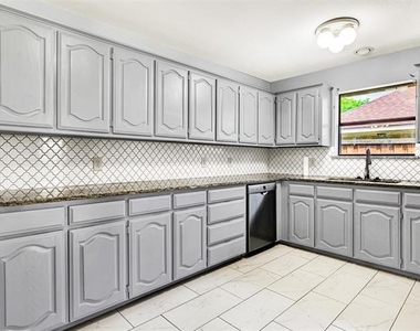3117 Osceola Drive - Photo Thumbnail 8