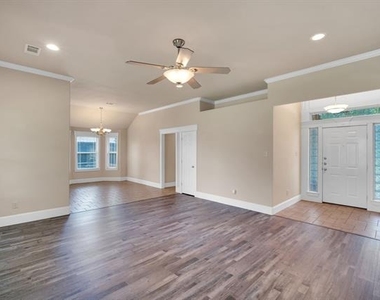 404 Highland Drive - Photo Thumbnail 12