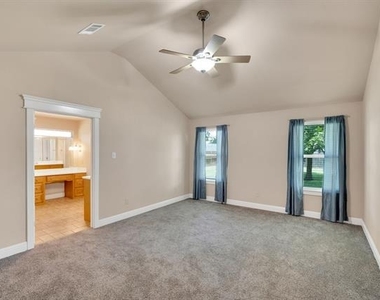 404 Highland Drive - Photo Thumbnail 17
