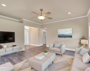 404 Highland Drive - Photo Thumbnail 11