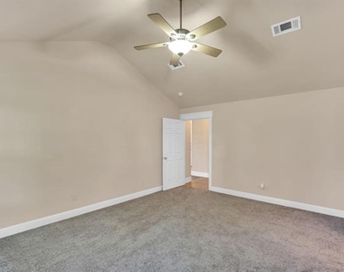 404 Highland Drive - Photo Thumbnail 18