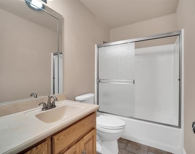 404 Highland Drive - Photo Thumbnail 23