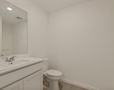 1037 Bishop Creek Drive - Photo Thumbnail 10