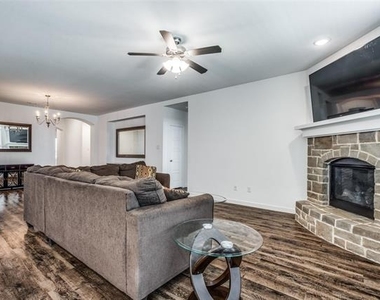 1532 Calcot Lane - Photo Thumbnail 8