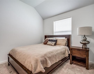 1532 Calcot Lane - Photo Thumbnail 24