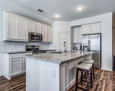 1532 Calcot Lane - Photo Thumbnail 13