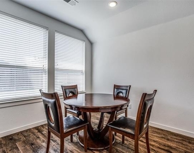 1532 Calcot Lane - Photo Thumbnail 11