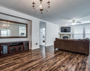 1532 Calcot Lane - Photo Thumbnail 9