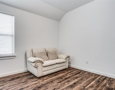 1532 Calcot Lane - Photo Thumbnail 25