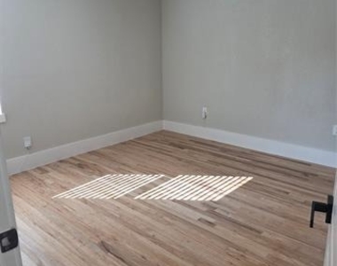 2329 Cass Street - Photo Thumbnail 10