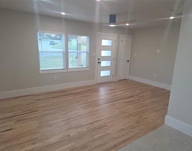 2329 Cass Street - Photo Thumbnail 6