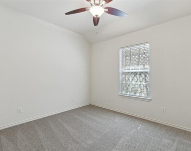 233 Firefly Drive - Photo Thumbnail 14