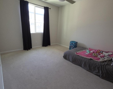 17353 W Patrick Lane - Photo Thumbnail 7