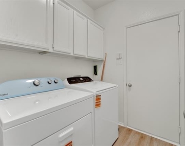 4021 Aldenham Drive - Photo Thumbnail 27