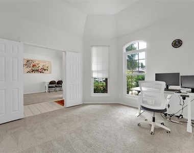4021 Aldenham Drive - Photo Thumbnail 6