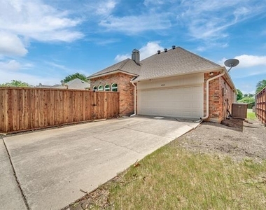 4021 Aldenham Drive - Photo Thumbnail 30
