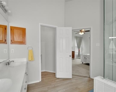 4021 Aldenham Drive - Photo Thumbnail 21