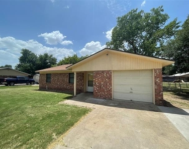 204 Cedar Lane - Photo Thumbnail 21