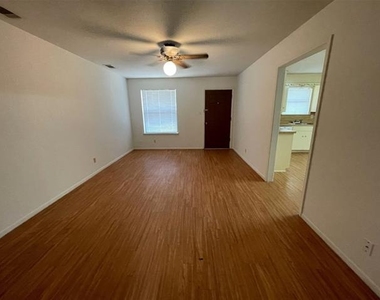204 Cedar Lane - Photo Thumbnail 2