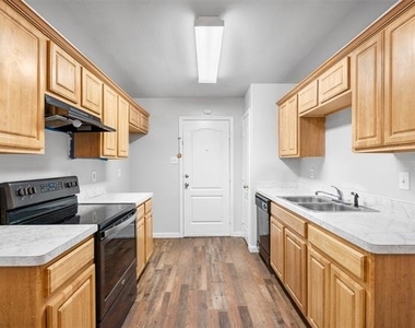 9212 Coral Lane - Photo Thumbnail 5