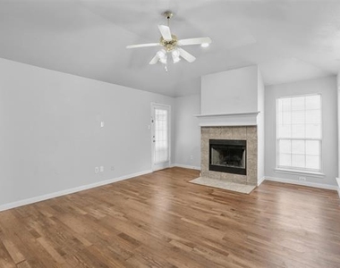 9212 Coral Lane - Photo Thumbnail 4