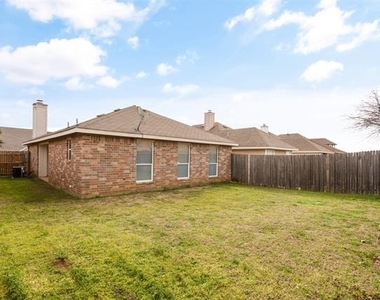 9212 Coral Lane - Photo Thumbnail 16