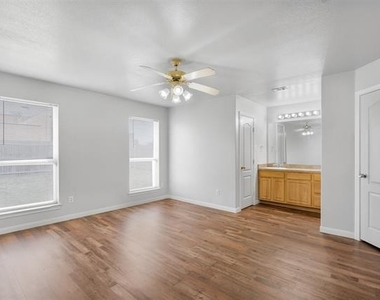 9212 Coral Lane - Photo Thumbnail 7
