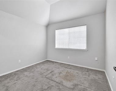 3116 Silver Springs Lane - Photo Thumbnail 16