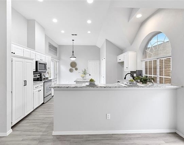 3116 Silver Springs Lane - Photo Thumbnail 5