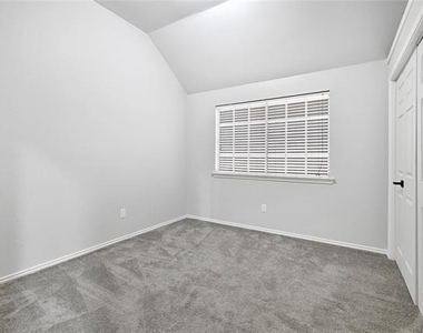 3116 Silver Springs Lane - Photo Thumbnail 14