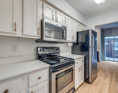 3817 Rawlins Street - Photo Thumbnail 4